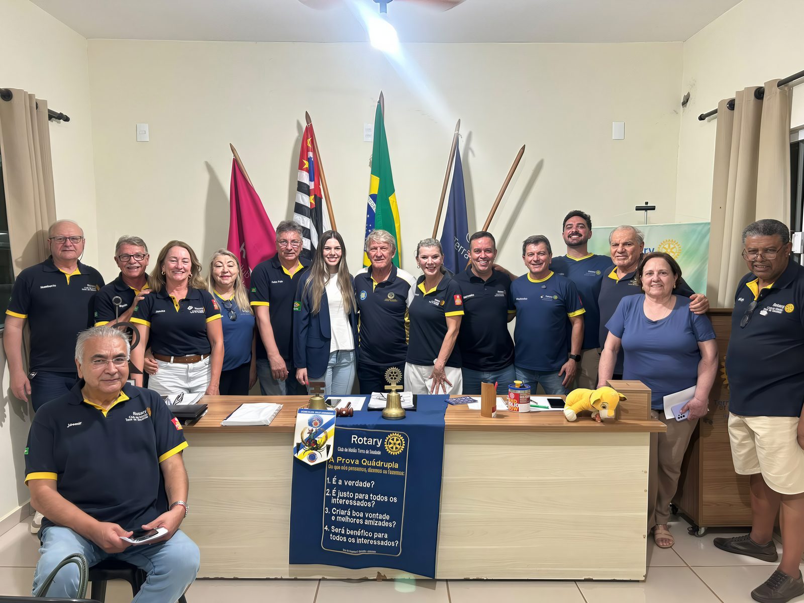 Expectativa. Isadora Toledo se despede dos associados do Rotary, antes de embarcar para os Estados Unidos