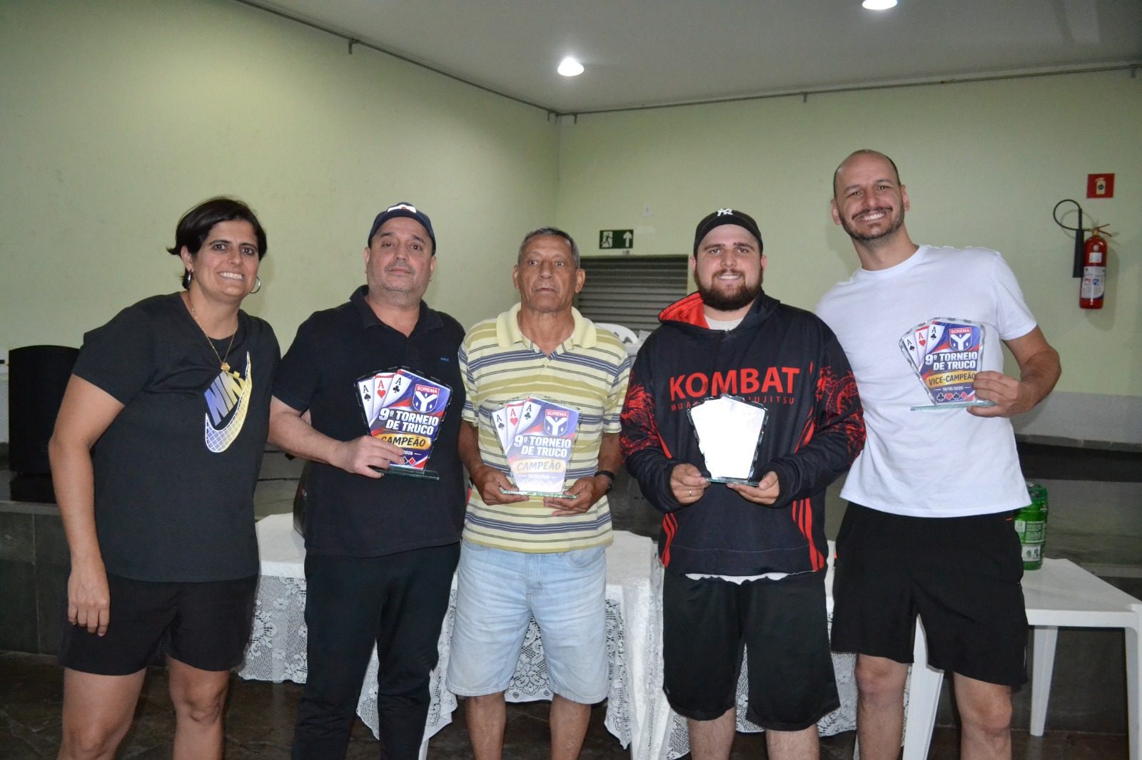 Na Ameros. Com Natália Garcia, os campeões Paulo Sérgio Fernandes e Ângelo da Silva (Jiló); Fernando Sartori e Caio Machado (vice-campeões)