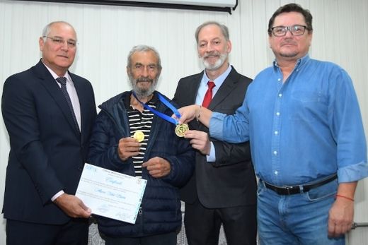 Em Sessão Solene, na Câmara. China Calabres, Mario Biava, Davison Sensei e Zé Orlando