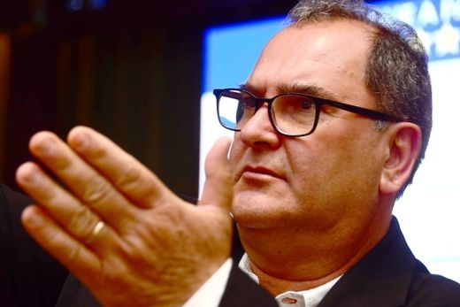 Toninho Giannini. "O Congresso Nacional ajuda o país quando elabora boas leis e ajuda ainda mais quando não deixa entrar em vigor leis prejudiciais"