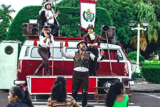'Desventuras de um Quixote'. Espetáculo teatral gratuito será encenado pela Cia A DitaCuja neste sábado (29), às 16 horas, no CEU das Artes