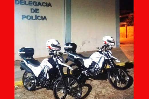 Apreensão. Policiais do Rádio Patrulhamento com Motocicletas apreenderam moto e droga no sábado (5)