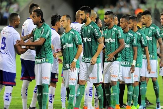 Com apenas dois titulares em campo, Verdão perde em casa para o São Caetano