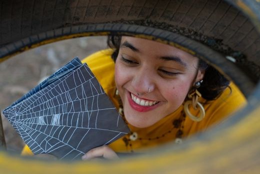 Fernanda Nunes. Jovem lança o livro de sua autoria nesta sexta-feira (25)