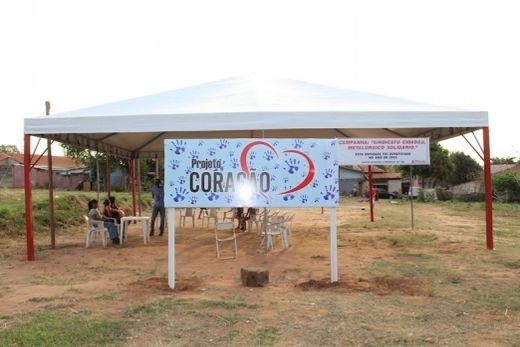 A tenda. Espaço coberto atende a atividades com crianças e adolescentes e também servirá para abrigar os três principais eventos realizados pela comunidade do bairro