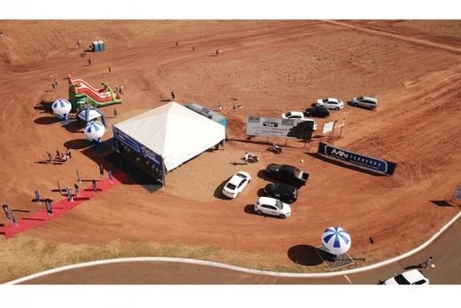 Evento de lançamento dos loteamentos. As vendas realizadas foram acima da expectativa, mas ainda há lotes disponíveis com as mesmas condições especiais
