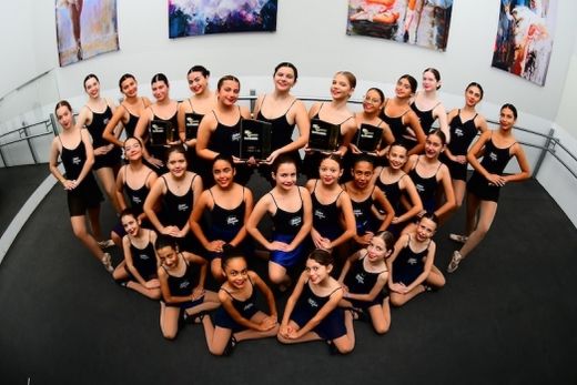 Meninas do Ballet da Sorema. Na 15ª Criarte, cinco troféus foram conquistados, sendo de um primeiro lugar, três de segundos lugares e um de prêmio por melhor figurino