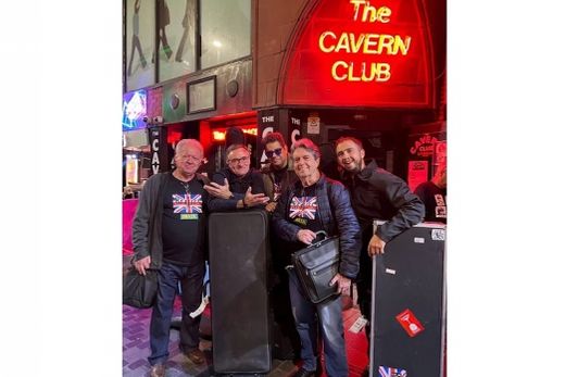 Em frente ao Cavern Club. Integrantes da Beatles Again realizaram o sonho de tocar na terra do lendário quarteto inglês