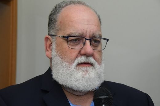 Paulo Bernardi. "Outra finalidade da propositura é a adoção de animais abandonados"