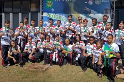 Em São José do Rio Preto. Das 34 medalhas, a equipe Bushido-Kai Matão obteve 10 de ouro, 15 de prata e 9 de bronze