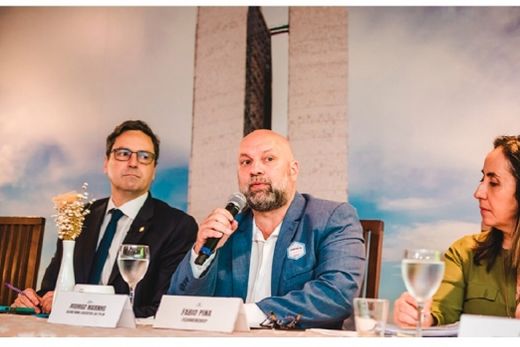 Fábio Pina (ao centro). Economista abordará o cenário econômico nacional durante o Summit Matão 2023