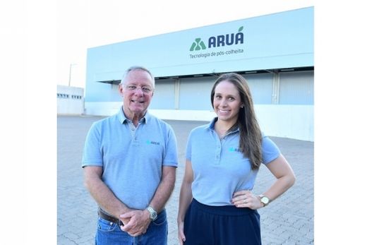 De pai para filha. Hélio Chimenti (diretor geral) e Andrea (diretora comercial) coordenam o desenvolvimento da Aruá na tecnologia de pós-colheita de frutas