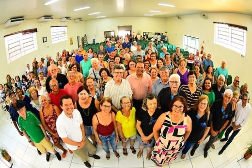 No auditório da Comunidade Espírita 'Cairbar Schutel'. Cerca de 200 pessoas participaram do 'café da manhã' realizado na segunda-feira (2)