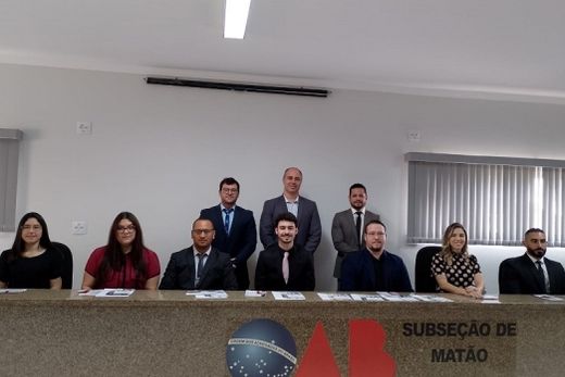 Na sede da OAB-Matão. Em pé: Danilo Assunção, Paulo Caruzo e Fábio Alberto; sentados: Paula dos Reis, Melina Fingoli, Lucas Savegnago, Caio Giannini, Lucas Possebon, Danielle Scopelli e Gustavo Martha