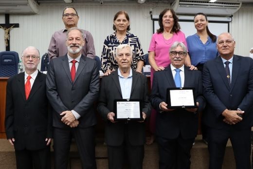 Na Câmara. Nelson Fazani e José Carlos Torcato foram reconhecidos pelos 30 anos de prática do esporte