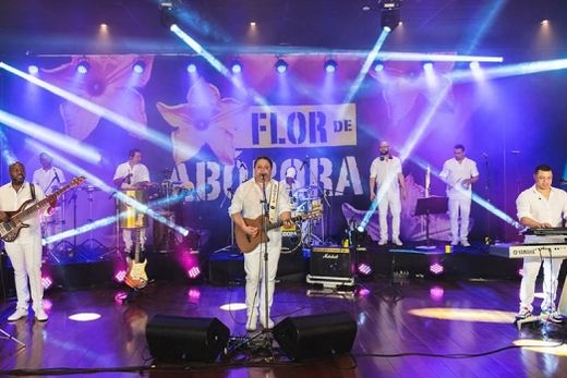 Flor de Abóbora se apresenta a partir das 20 horas, no Salão Saint Lounge