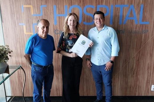 Contato. Reginaldo Vedoato (diretor do Hospital), Denise Minelli (superintendente do Hospital) e Diego Mingorance (assessor parlamentar do deputado Baleia Rossi)