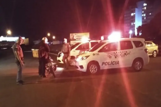 Bloqueio furado. Jovem de 20 anos foi detido e encaminhado à Delegacia
