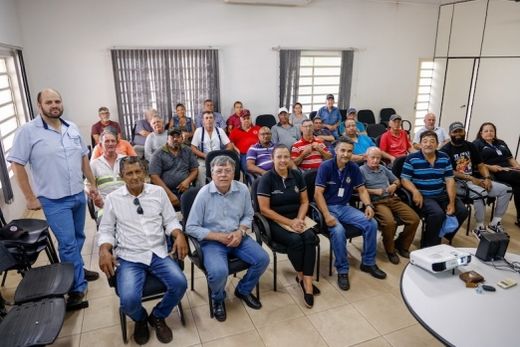 Na sede da Secretaria de Esportes. O prefeito Cido Ferrari acompanhou a finalização da etapa dos treinamentos