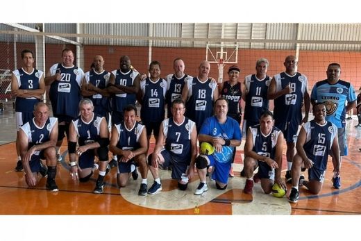 O time com jogadores acima dos 45 anos. Vitória na final contra Praia Grande, por 2x1, em Cubatão
