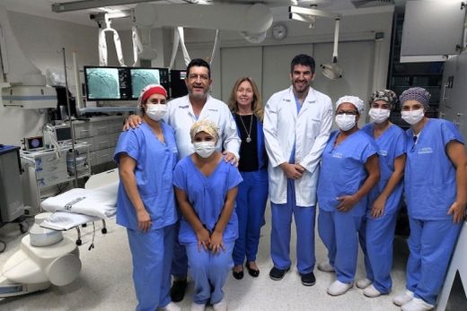 Cateterismo nº 10.000. João Orávio, Denise Minelli e Said Assaf com parte da equipe de Hemodinâmica do Hospital de Matão