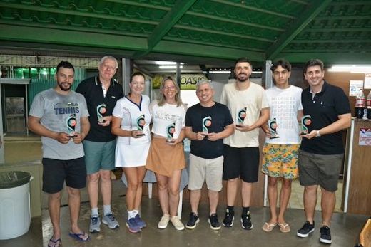 Campeões. Wesley Fermino e Milton Zitelli venceram Vitor Saletti/Rafael Lopes na final, com parciais de 8x9/9x3/9x7