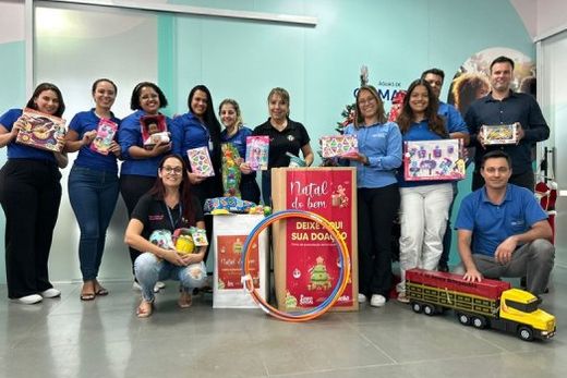Doação ao Fundo Social.  Colaboradores da Águas de Matão entregaram os brinquedos no último dia 11