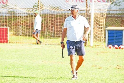 O técnico Paulo Cezar Catanoce. "Busco o equilíbrio, com um time marcador, rápido e ofensivo, tanto dentro como fora de casa"