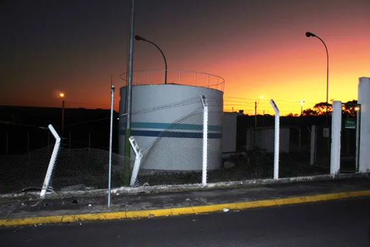 Reservatório na Vila Cardim. Cerca de 40 metros de cabos elétricos de uma polegada foram extraídos do local