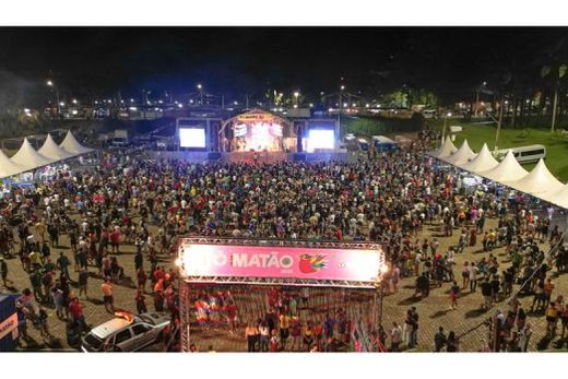 Local da folia. Com a expectativa de reunir mais de 80 mil pessoas ao longo dos cinco dias de festa, a organização do Carnaval ?Tô Matão? frisa que a segurança é prioridade