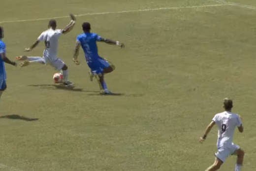 Douglas fez dois gols para o São Bernardo diante da Matonense