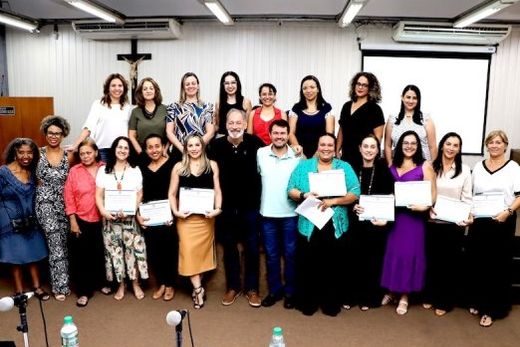 Reconhecimento. O vereador Davison Sensei enfatizou a competência e a importância do trabalho desenvolvido pelas oito homenageadas