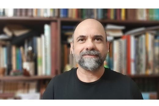 Paulo Rezzutti é autor de podcasts, vídeos e livros que contam fatos inéditos de personagens históricas