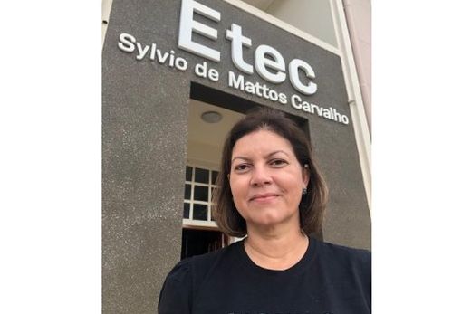Ana Claudia Pereira. "Inscrevam-se gratuitamente e não percam essa oportunidade para se tornar um professor da Etec-Matão"