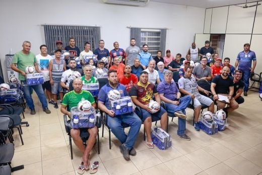 Lançamento dos campeonatos. Durante o evento, jogadores e equipes técnicas receberam um kit com bolas, bolsas de massagem e squeezes personalizados