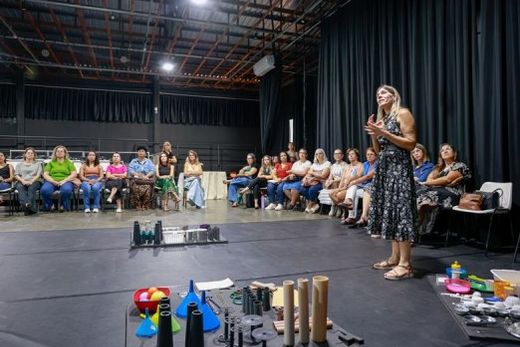 Na Casa da Cultura. Atividade abordou o conceito do 'brincar heurístico'