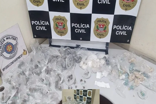 Maconha, cocaína e crack foram apreendidos na terça-feira (7)