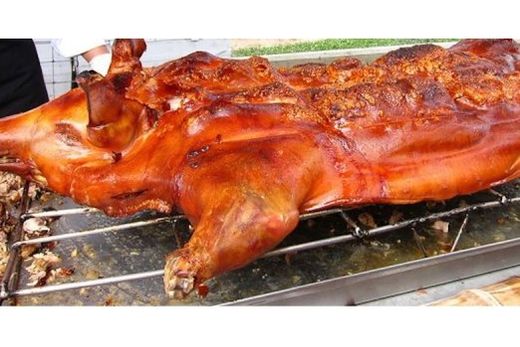 Porco paraguaio. Carne suína assada, desossada, com o couro pururucado