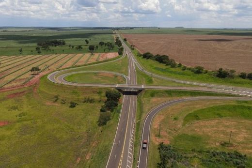 SP-318.  Rodovia contará com duas novas faixas de rolamento, do km 249 ao km 280