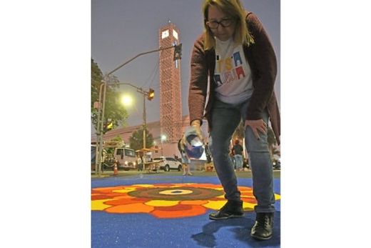 Rita Bessi, protagonista do 'Artista na Rua', na madrugada de Corpus Christi em 2023. "É gratificante crescer, se tornar adulto, viver os anos e transferir para novas gerações a essênci