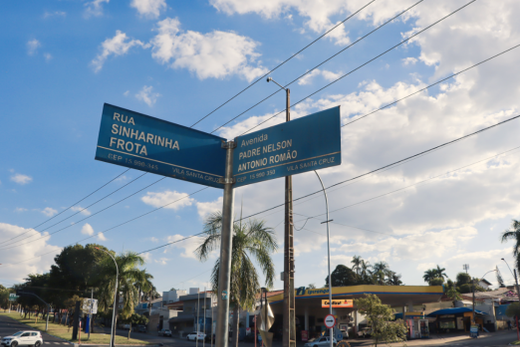 Denominação de vias públicas. Homenagens eternizam memórias de cidadãos e entidades