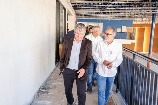 Cido Ferrari e Sebastião Soares. Prefeito percorreu as obras do CEC com o diretor de Culturas Populares do MinC