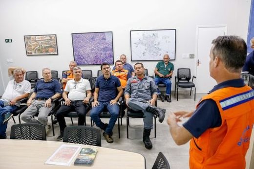 Plano de Ação Operação Estiagem 2024. Lançamento reuniu representantes de órgãos das áreas de contingência e segurança e de empresas do setor produtivo