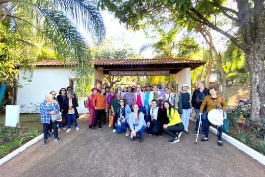 Passeio ecológico. Oportunidade para obter conhecimentos sobre educação ambiental, interação entre territórios próximos de atuação dos Cras e lazer para as pessoas idosas
