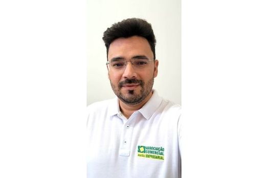 Marcel. "Aceitei o convite feito devido ao meu comprometimento com o comércio"