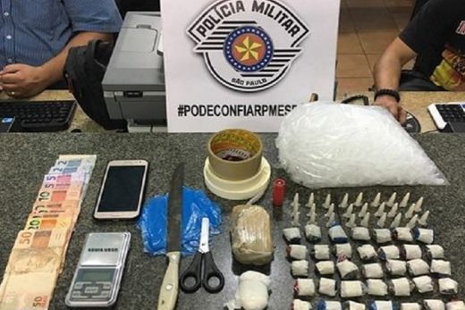 Tráfico de drogas e posse ilegal de munição