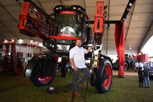 O Avola, com o CEO Fernando Capra. Baldan é a primeira empresa brasileira de implementos agrícolas a ganhar os dois principais prêmios de design mundial