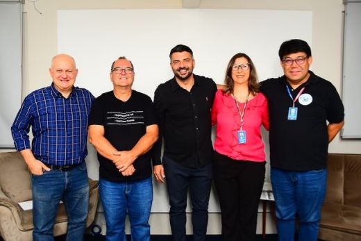Bidas, Toninho, Edgard, Patrícia e Elton. Representantes do Sincomércio, da Fecomércio e do Sebrae, no evento gratuito realizado na terça-feira (25)