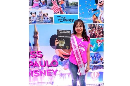 Em Campinas. Isabella Andrade recebeu a faixa de '1ª Princesa de Matão Teen' e o convite para a final do concurso