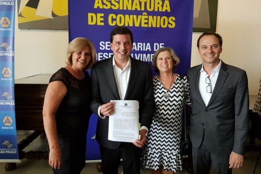 Elaine, Floriano, Leyre e Neto. Verba para a comunidade é oriunda de emenda do deputado federal Rodrigo Garcia